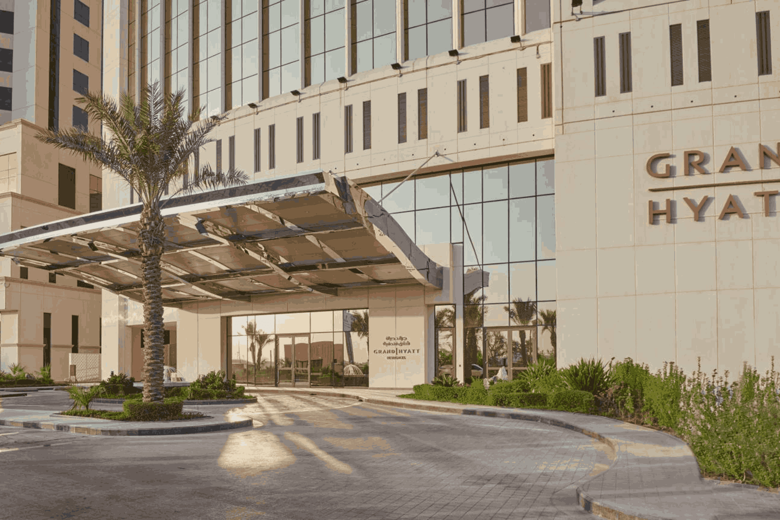 أقرب المراكز الطبية من فندق جراند حياة الخبر دليل دبي 2025 (1)