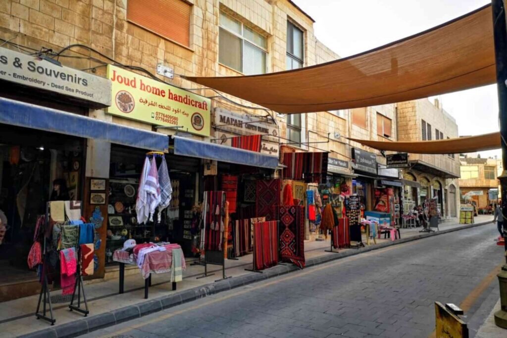 Italy Lombardy: Day Shopping Routes that Work