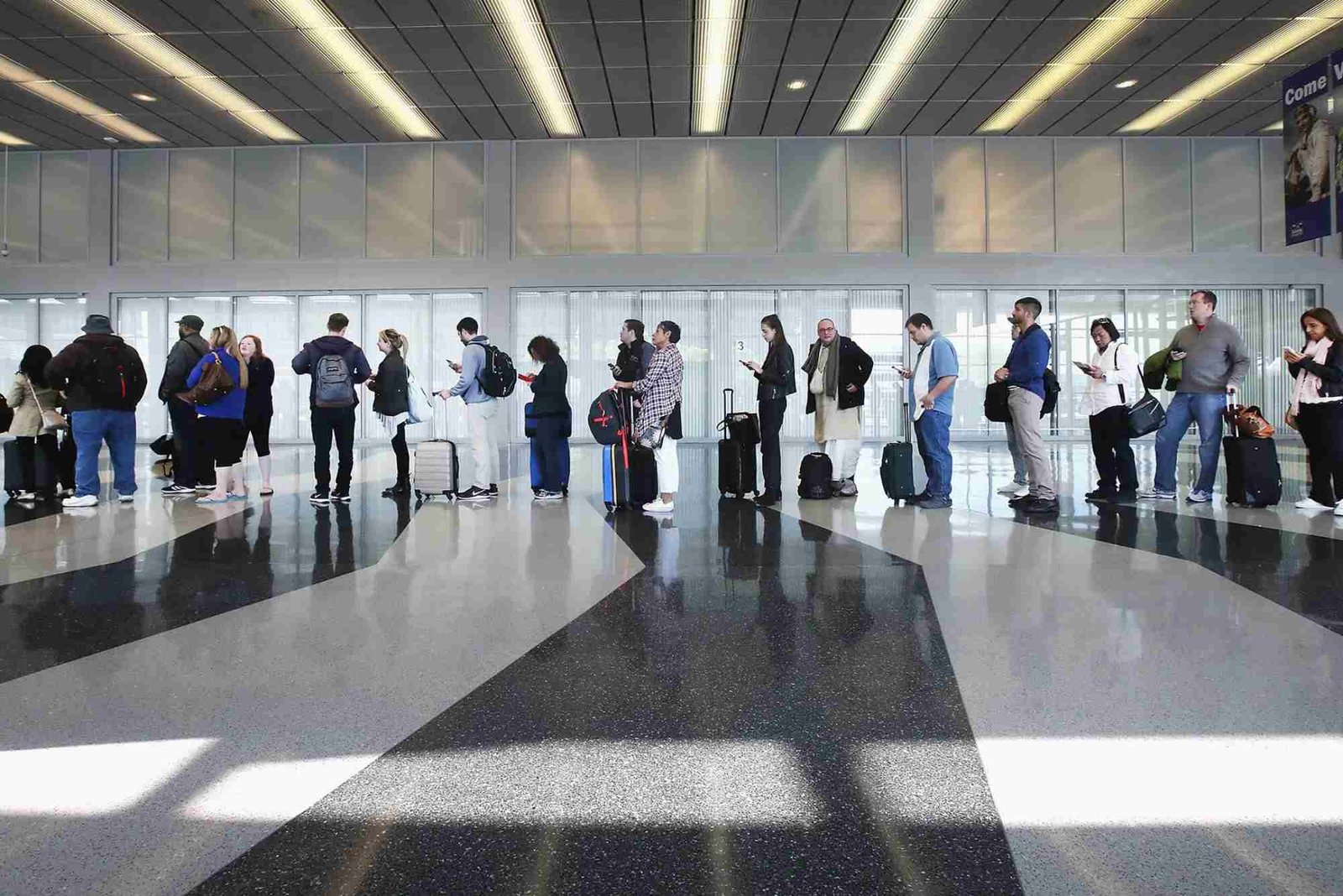 How To Avoid Airport Lines: Timing & Tools How to Avoid Airport Lines Timing & Tools
